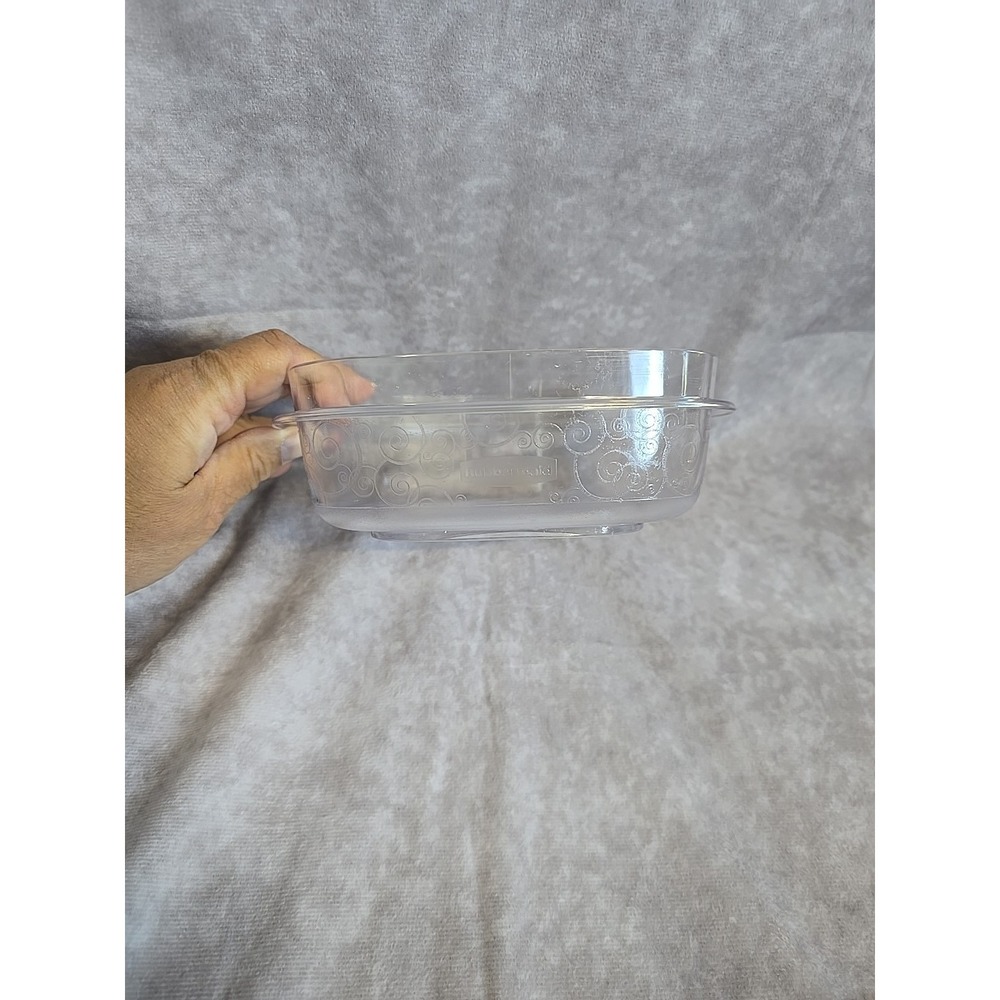 Rubbermaid Premier Clear 3 Cup Food Storage Container Only FG 7H76 Swirl